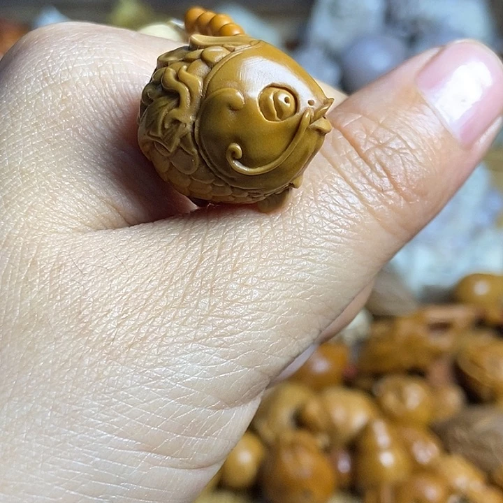 配饰鹿角橄榄核雕刻一个出