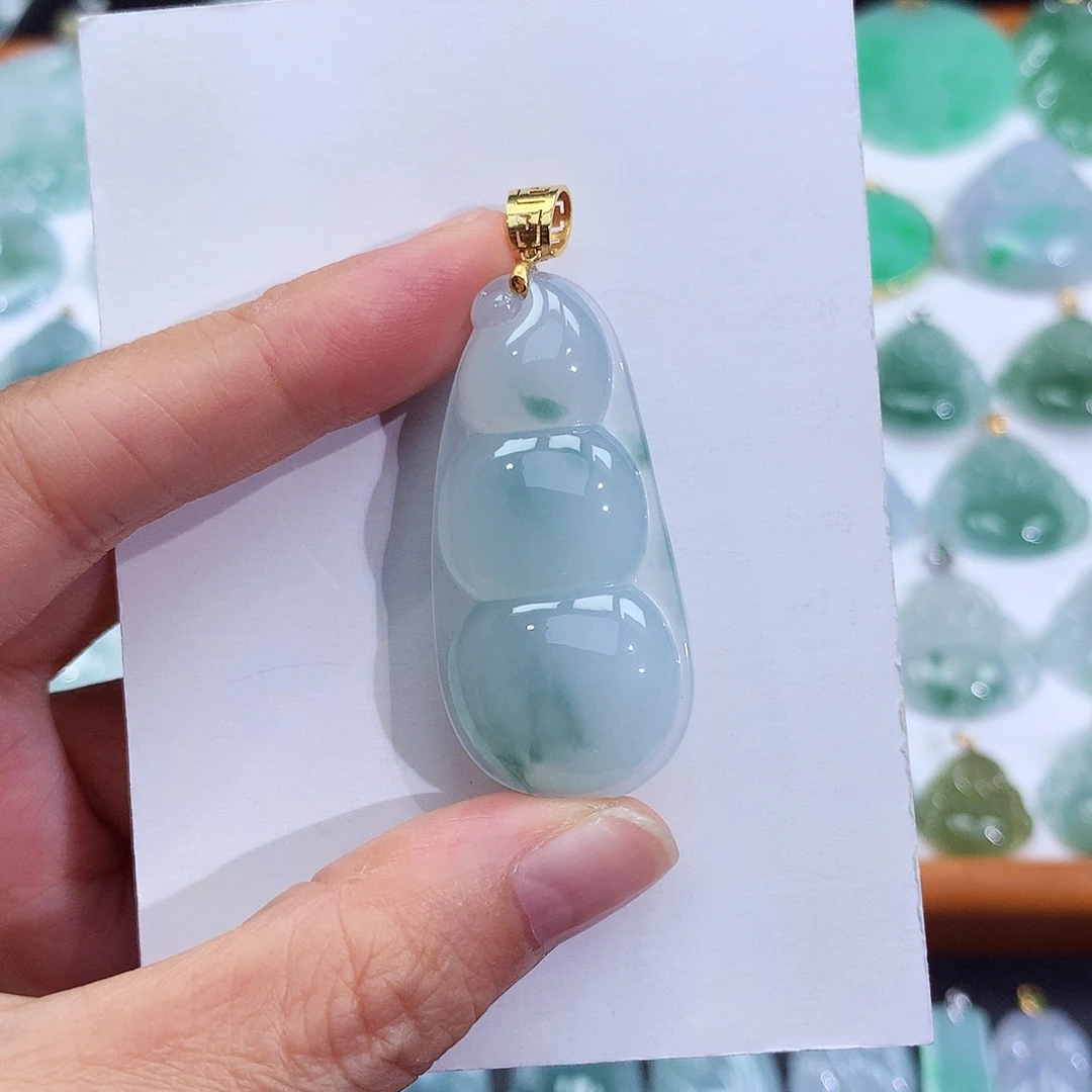 翡翠18K金镶嵌颈饰翡翠吊坠