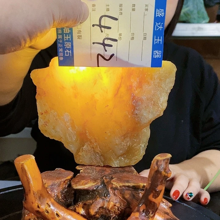 蛇纹石玉原石未镶嵌