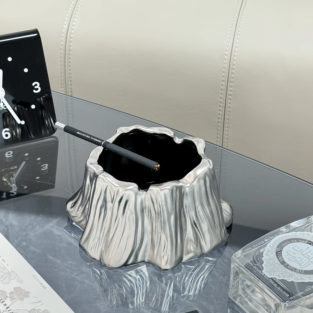 高级感小树桩烟灰缸办公室客厅家用轻奢收纳摆件创意陶瓷装饰烟盅