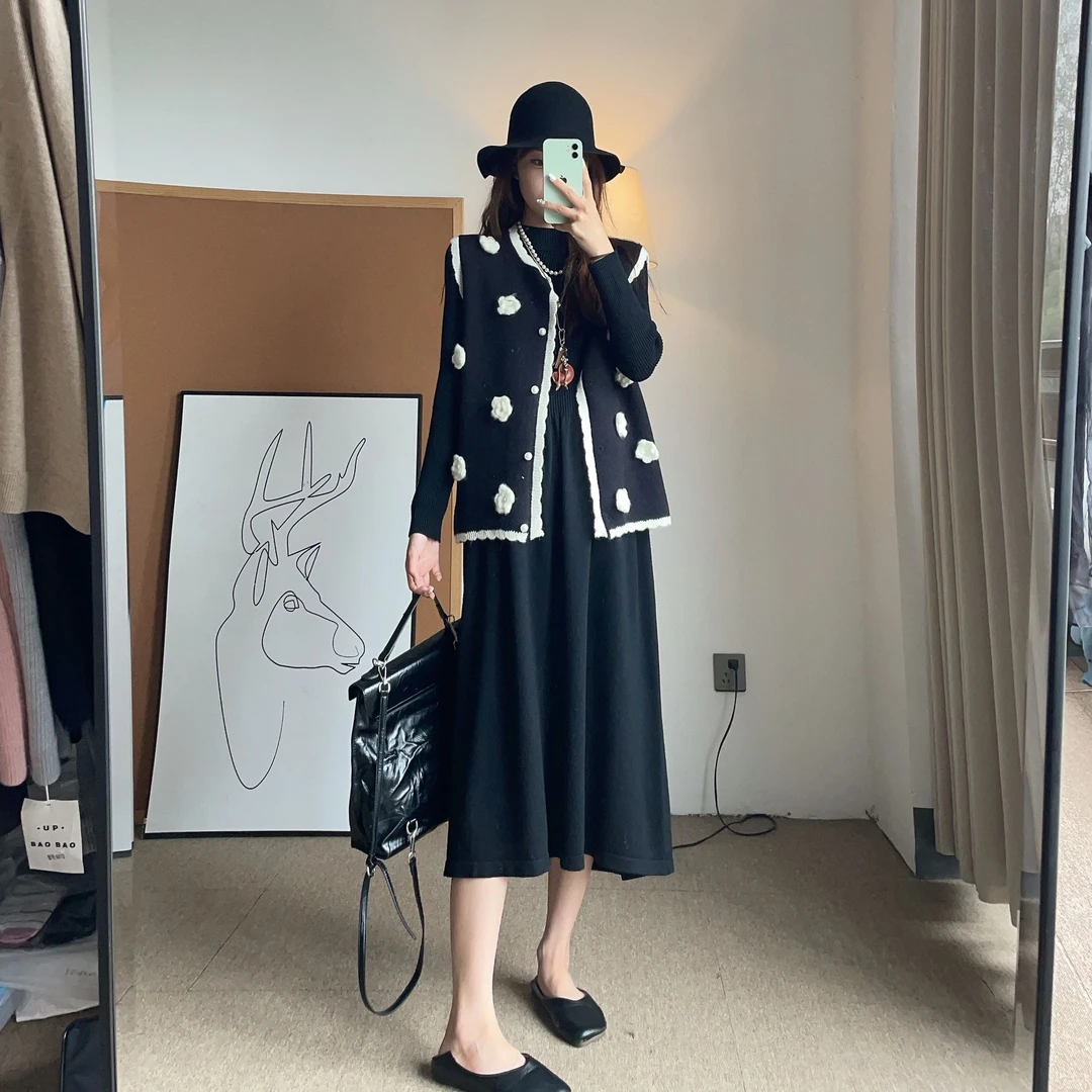 孕妇秋装连衣裙小香2025新款春秋款套装时尚款宽松针织马甲两件套