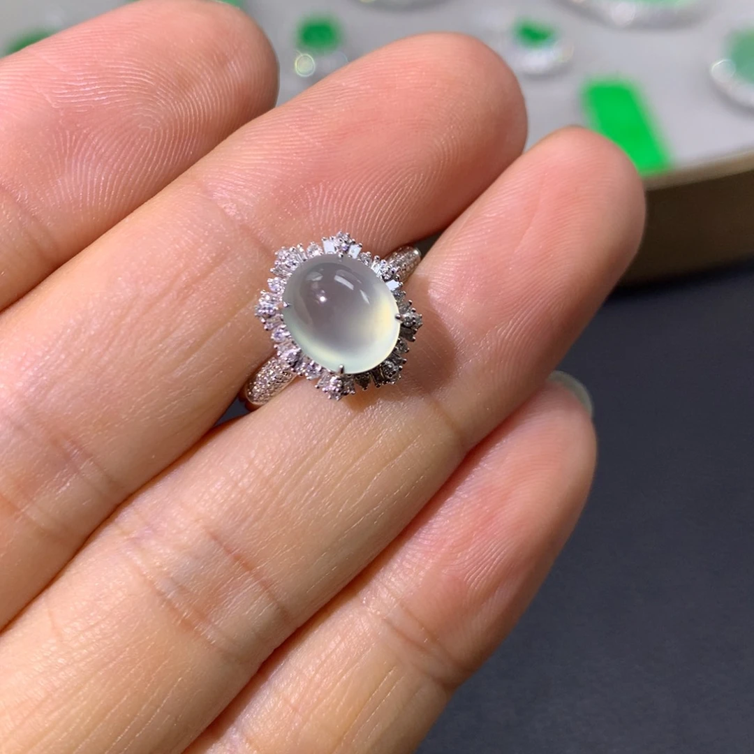 翡翠戒指18K金镶嵌翡翠