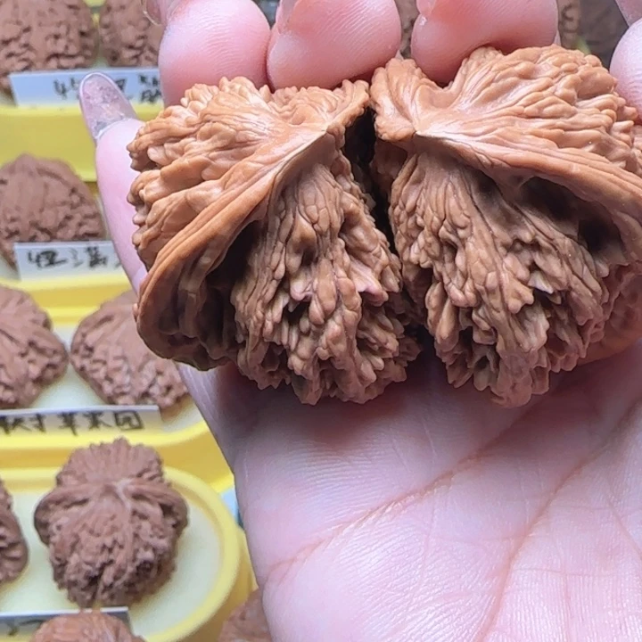 知***乐吊坠桃核弯弯核桃，麦穗虎头半壁