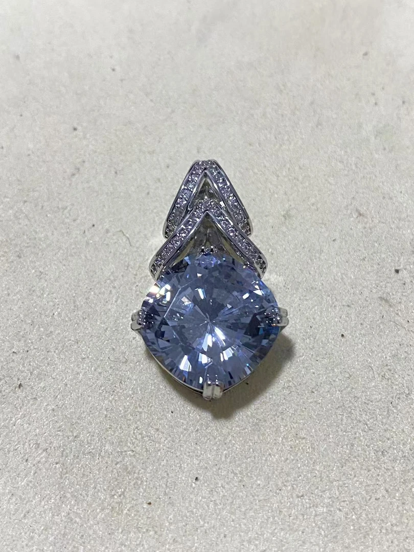 【典藏臻品】时尚气质百搭吊坠Ys11623