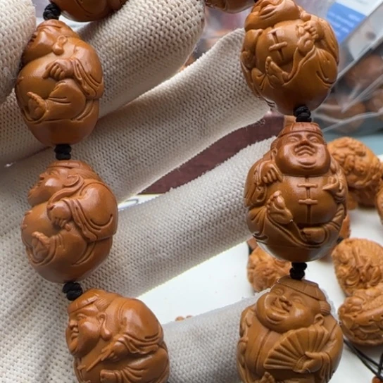 橄榄核手串雕刻工艺