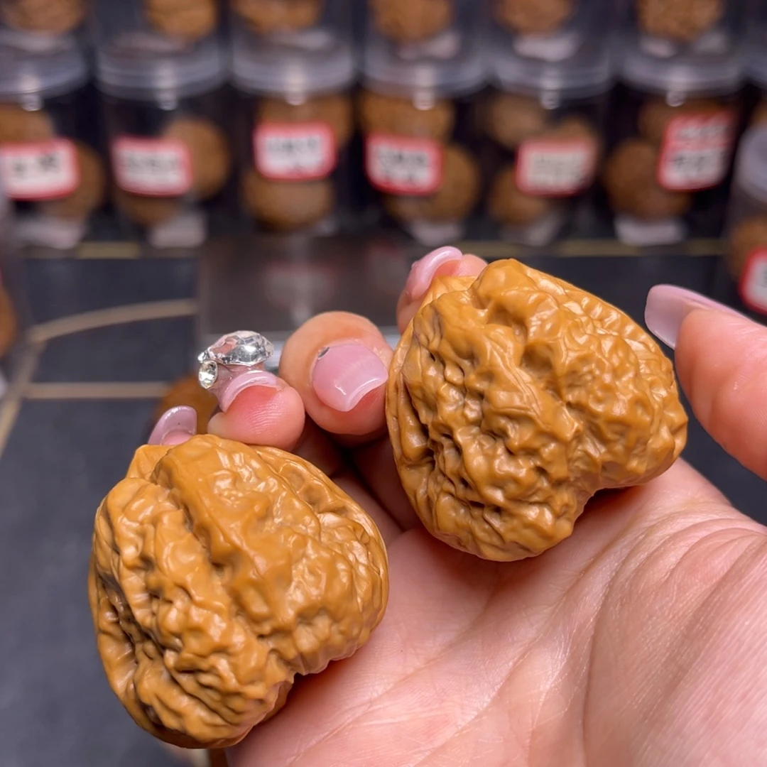 吊坠文玩核桃三角蛙肚子44边40