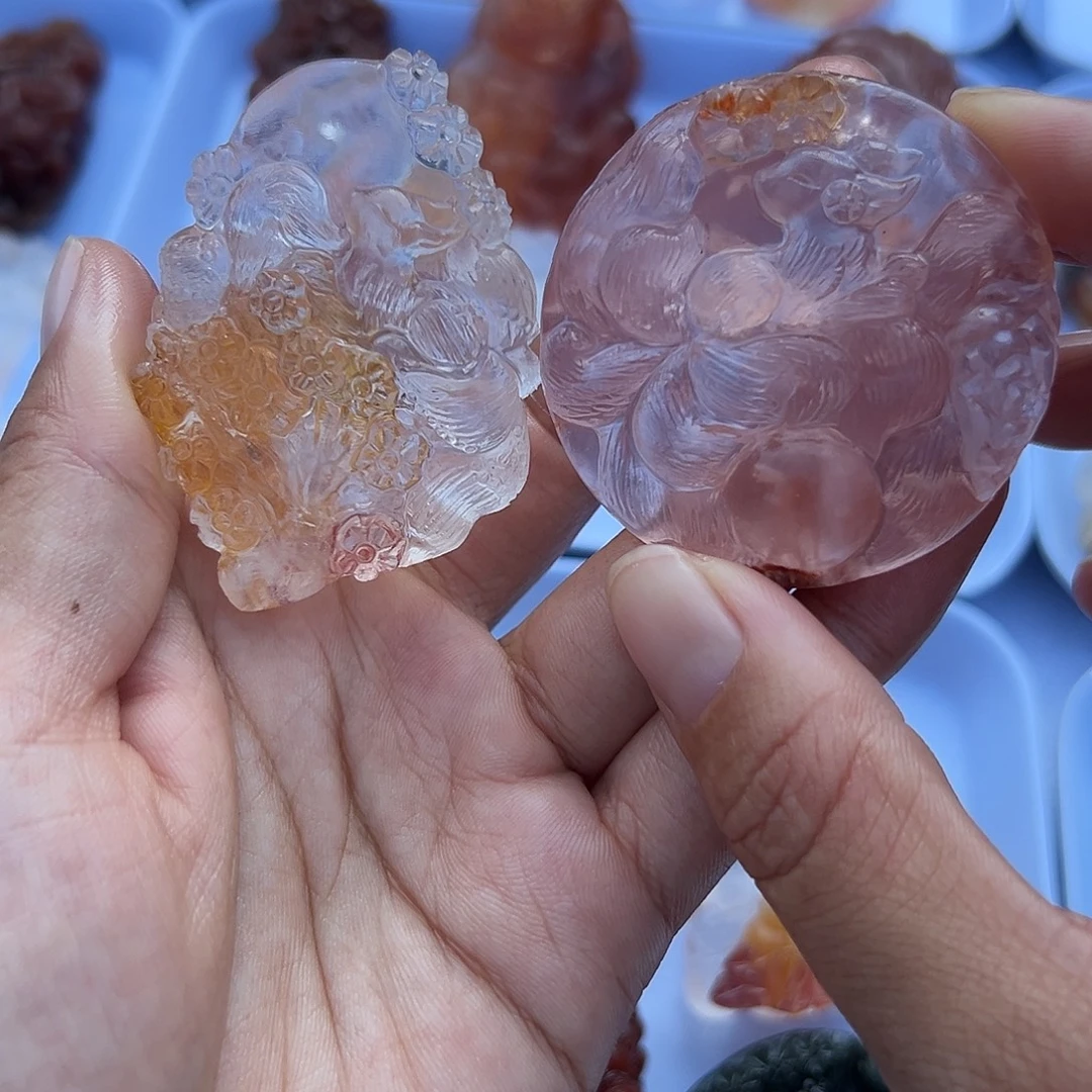 未镶嵌颈饰水晶九尾狐