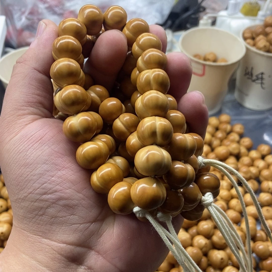 吊坠猴头核桃屁桃