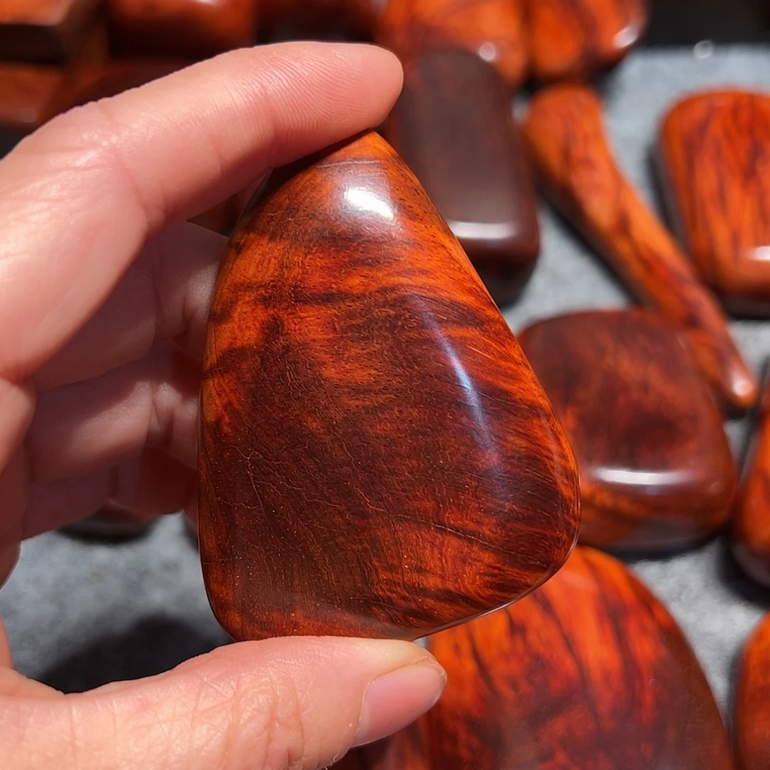 b***h檀香紫檀（小叶紫檀）