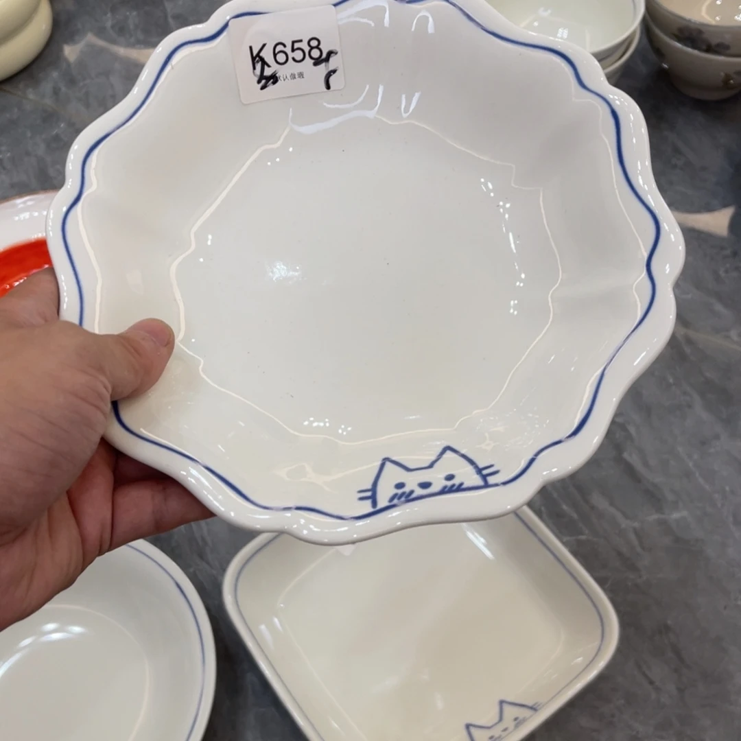 陶瓷微瑕餐具介意勿拍，满18飞！