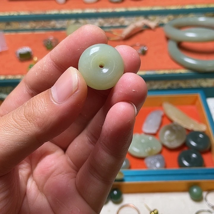 和田玉（糖玉）未镶嵌颈饰