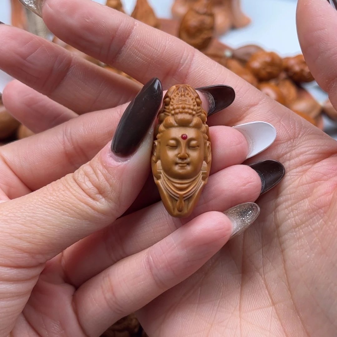 吊坠橄榄核镶嵌观音