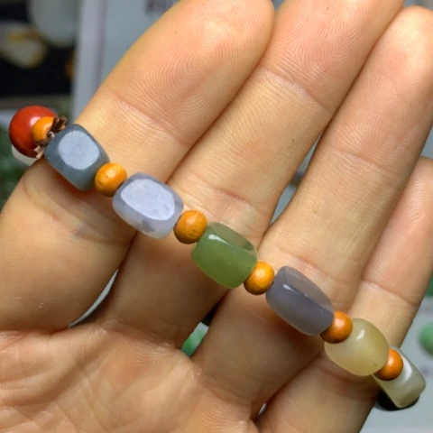 和田玉未镶嵌车挂