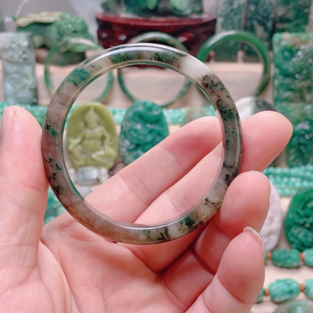 独山玉未镶嵌手镯