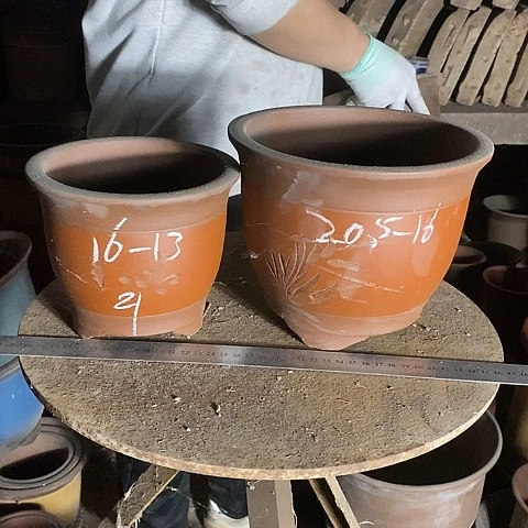 中国宜兴紫砂花盆！