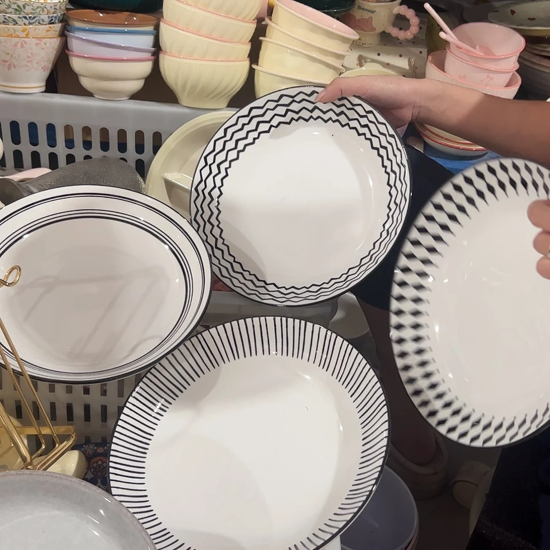 瓷片赫本9寸盘两个随机