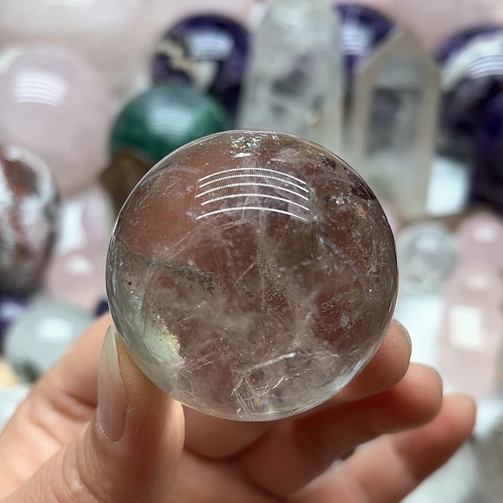 水晶131克白水晶小球。卡4.5未镶嵌