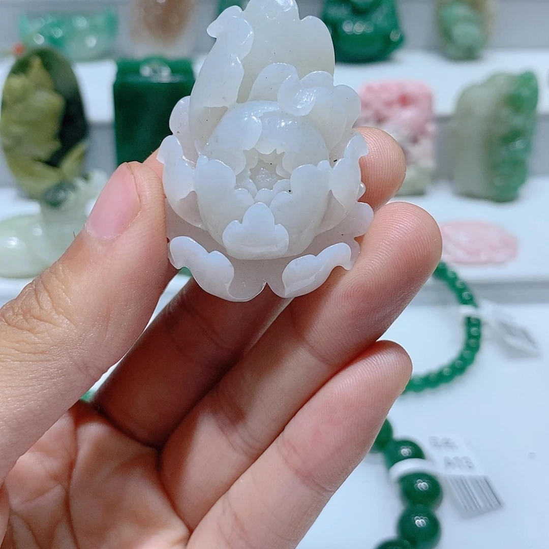 独山玉未镶嵌挂件