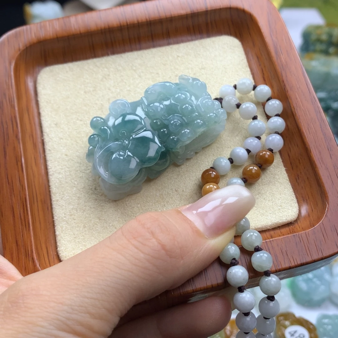 翡翠未镶嵌颈饰24