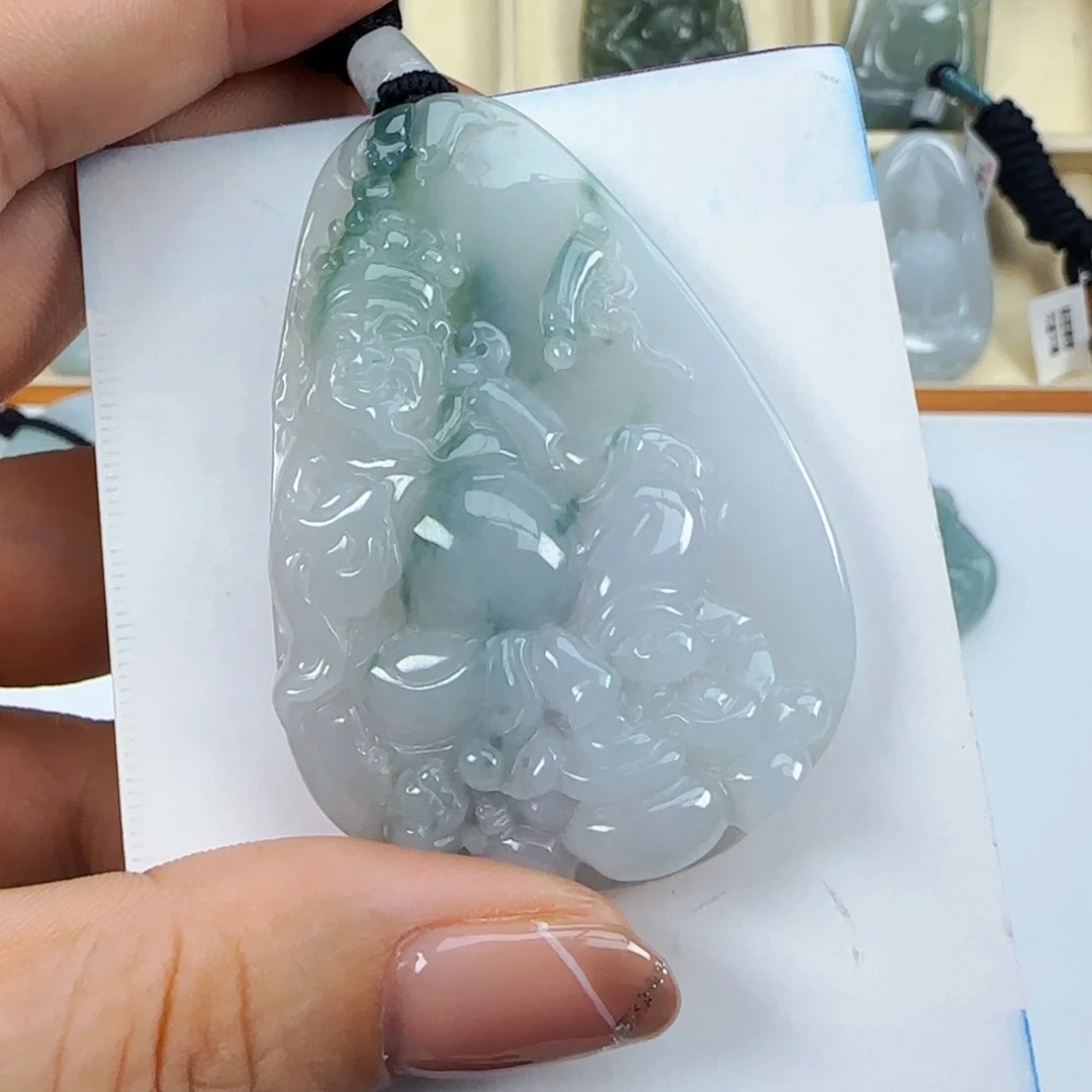 翡翠未镶嵌颈饰