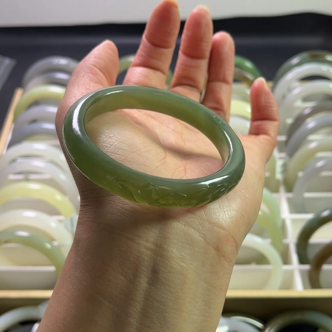 和田玉手镯55.5圈未镶嵌旺*