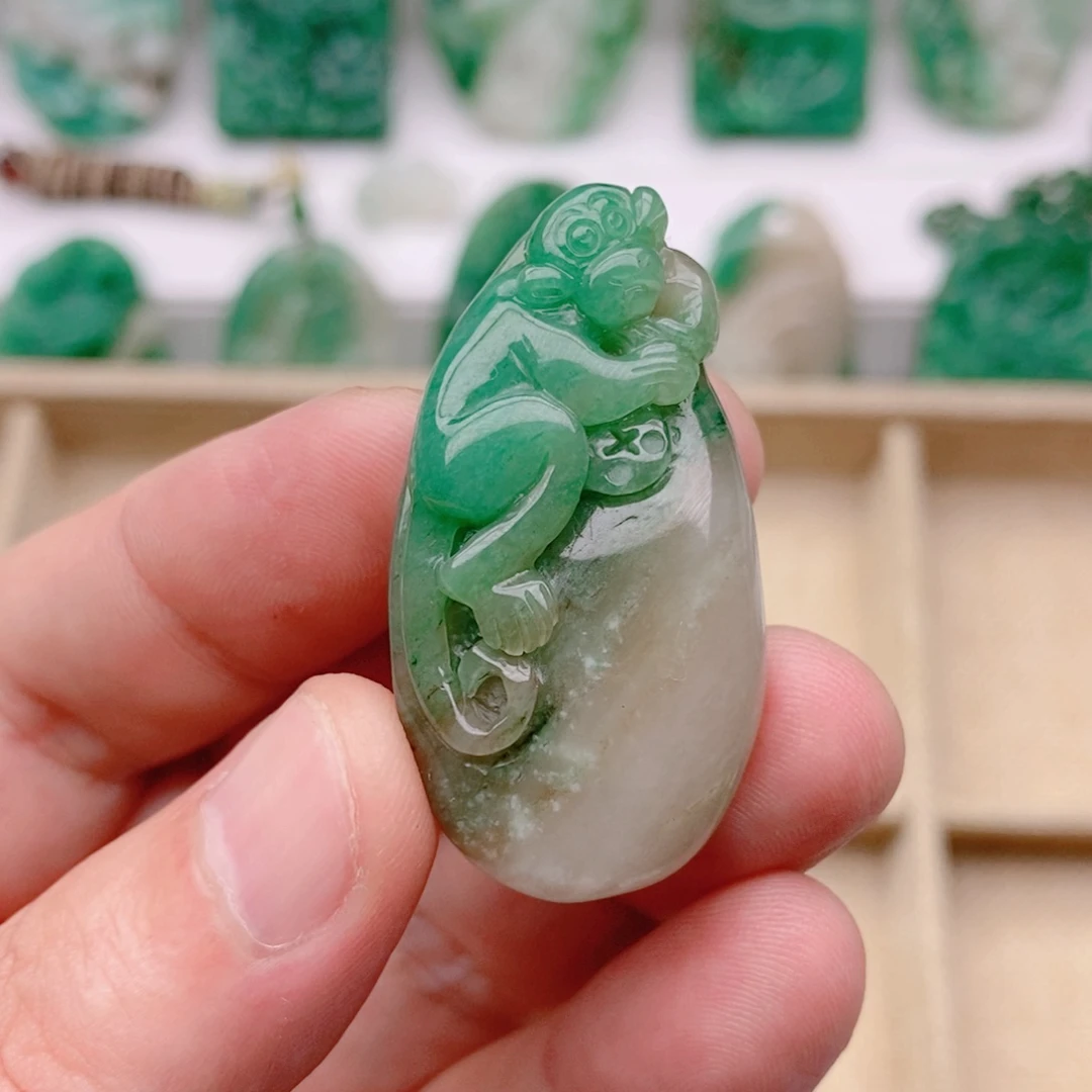 金****未镶嵌独山玉颈饰