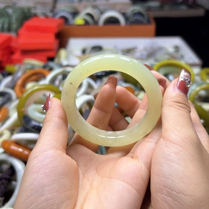 未镶嵌蛇纹石玉手镯