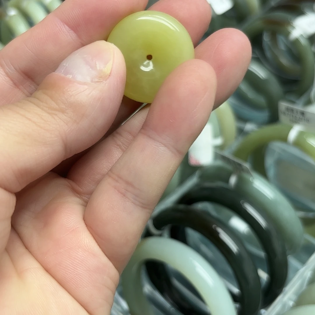 未镶嵌手镯和田玉（糖玉）