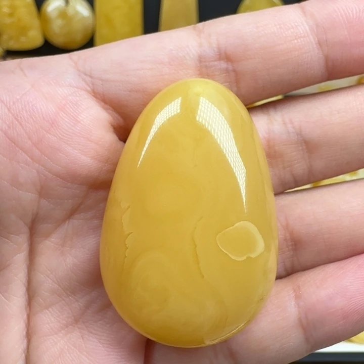 蜜蜡未镶嵌珠宝奇石