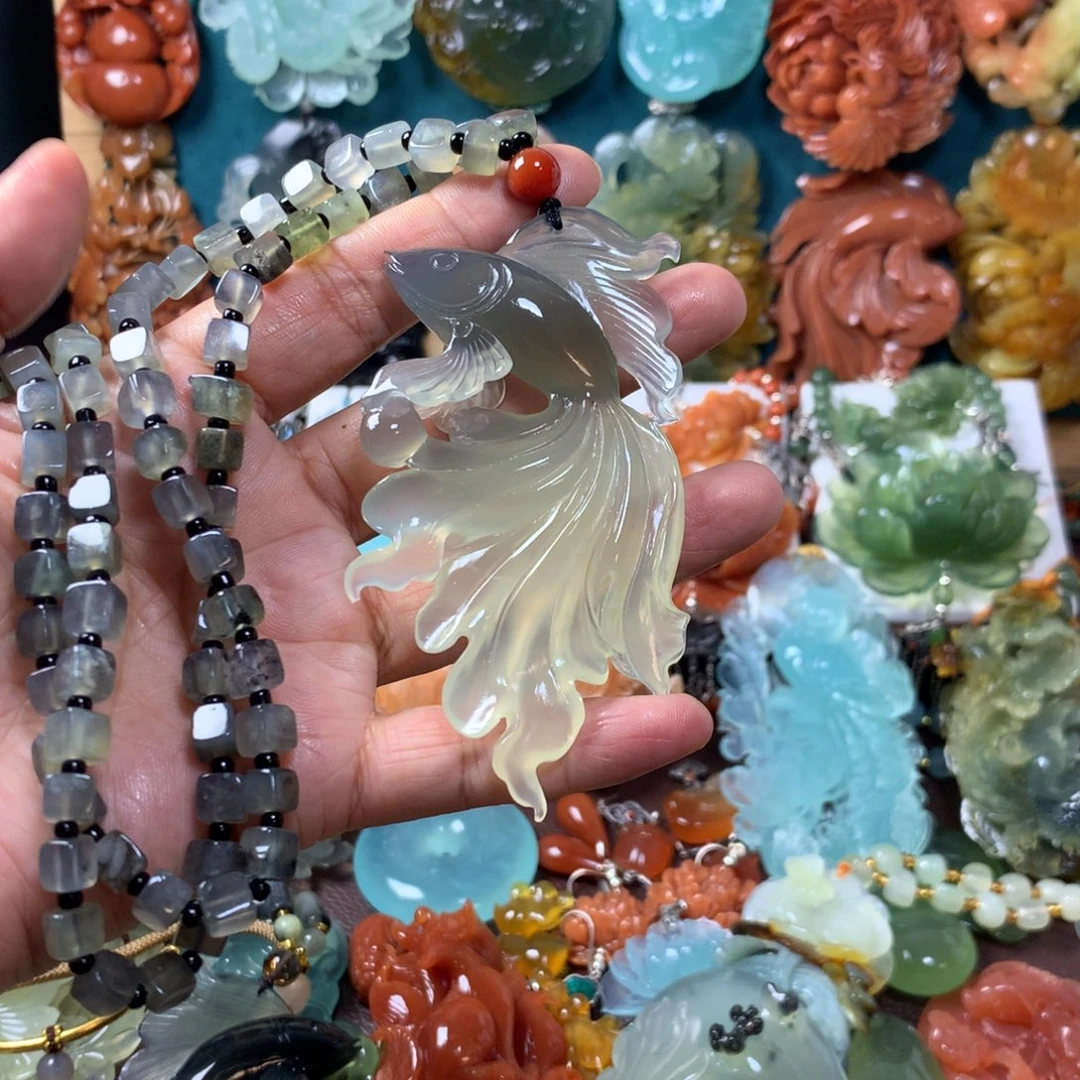 未镶嵌蛇纹石玉挂坠