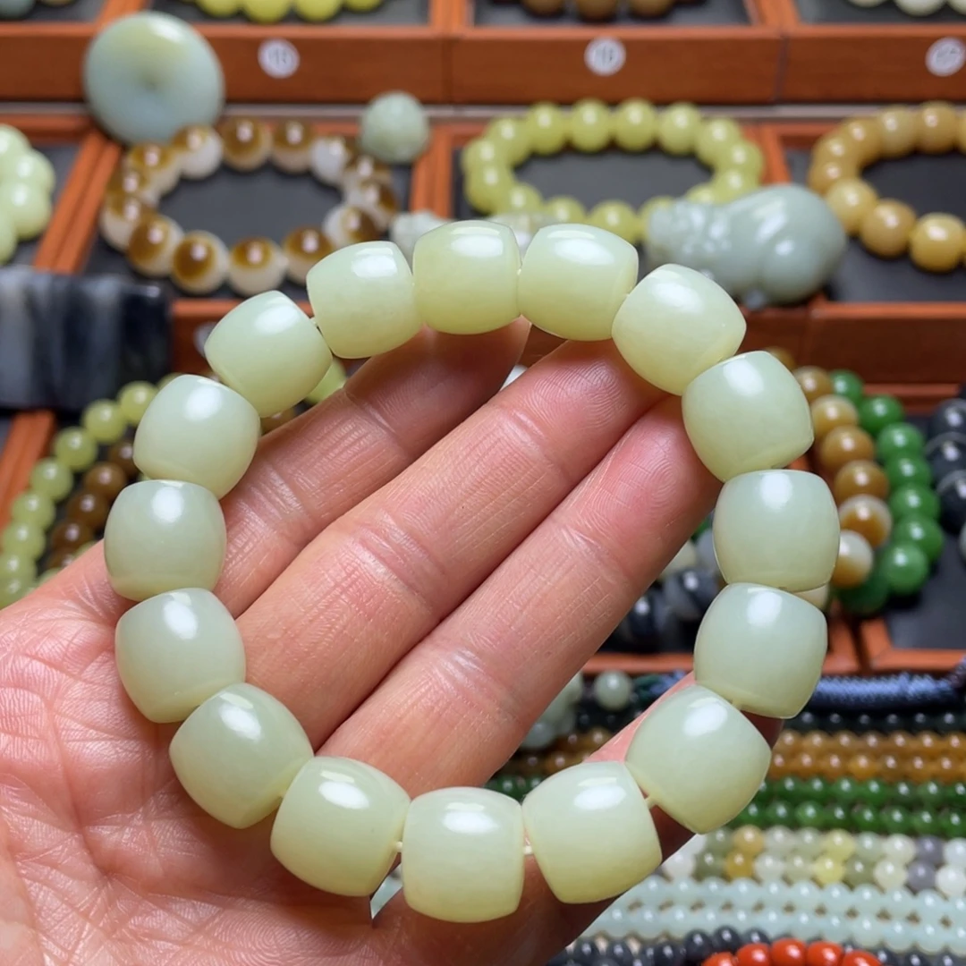 和田玉未镶嵌手串