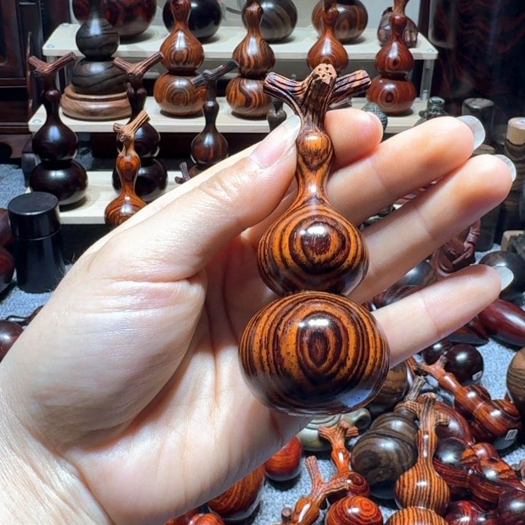 木纭*?微凹黄檀葫芦葫芦