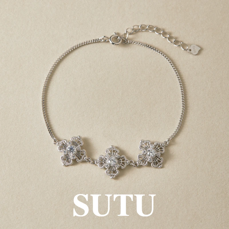 925银合成锆石手链 蕾丝四叶草手链时尚设计感百搭手饰轻奢高级感