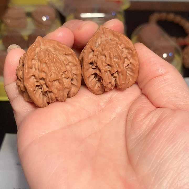 文玩核桃吊坠3.55尺盘山三棱