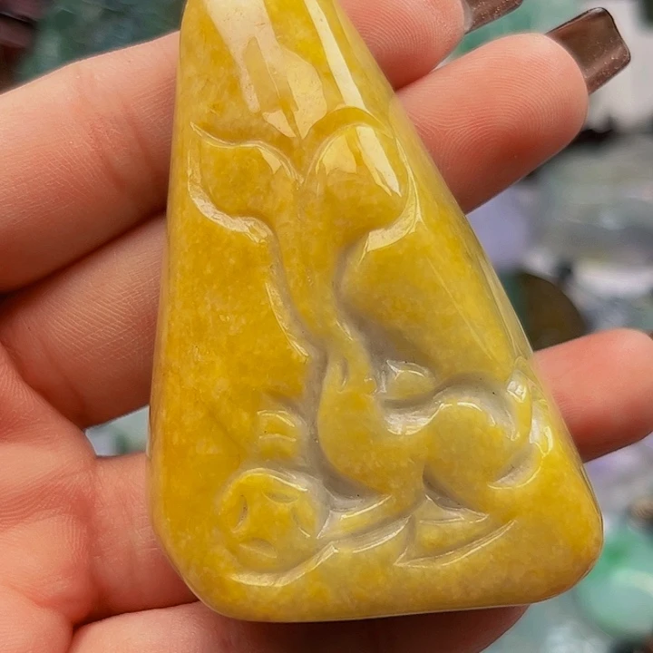 翡翠未镶嵌颈饰挂件