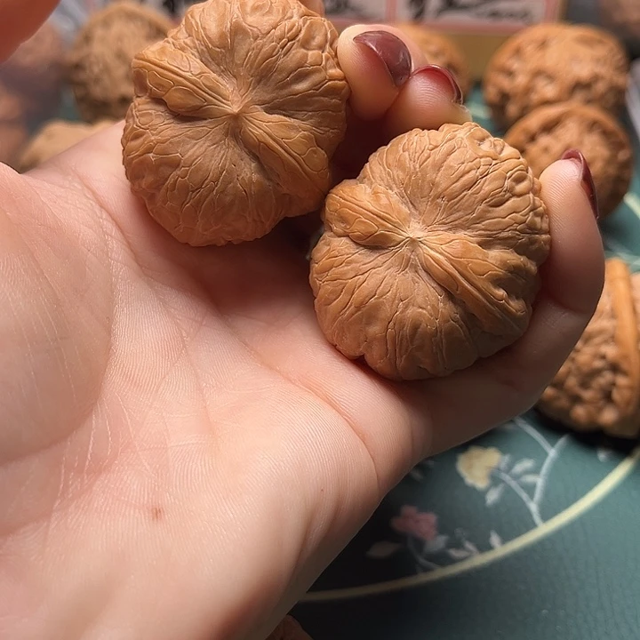 韩*利文玩核桃把件41元宝