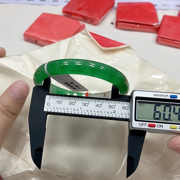 翡翠手镯未镶嵌244