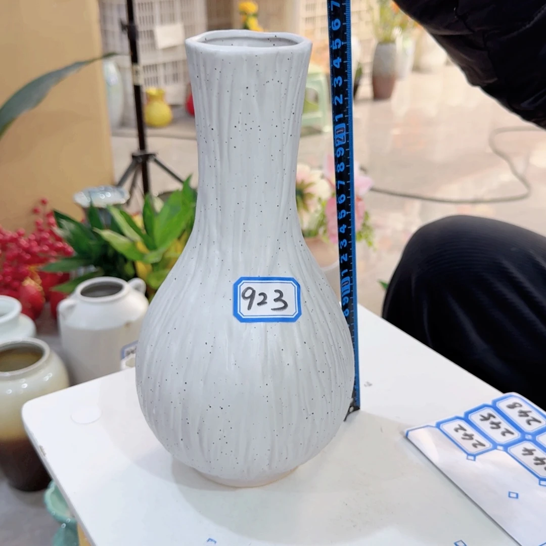 923号陶瓷高26厘米微瑕一个
