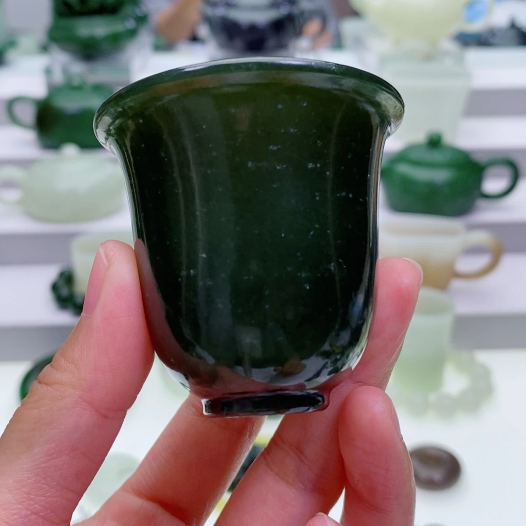 和田玉未镶嵌摆件杯子