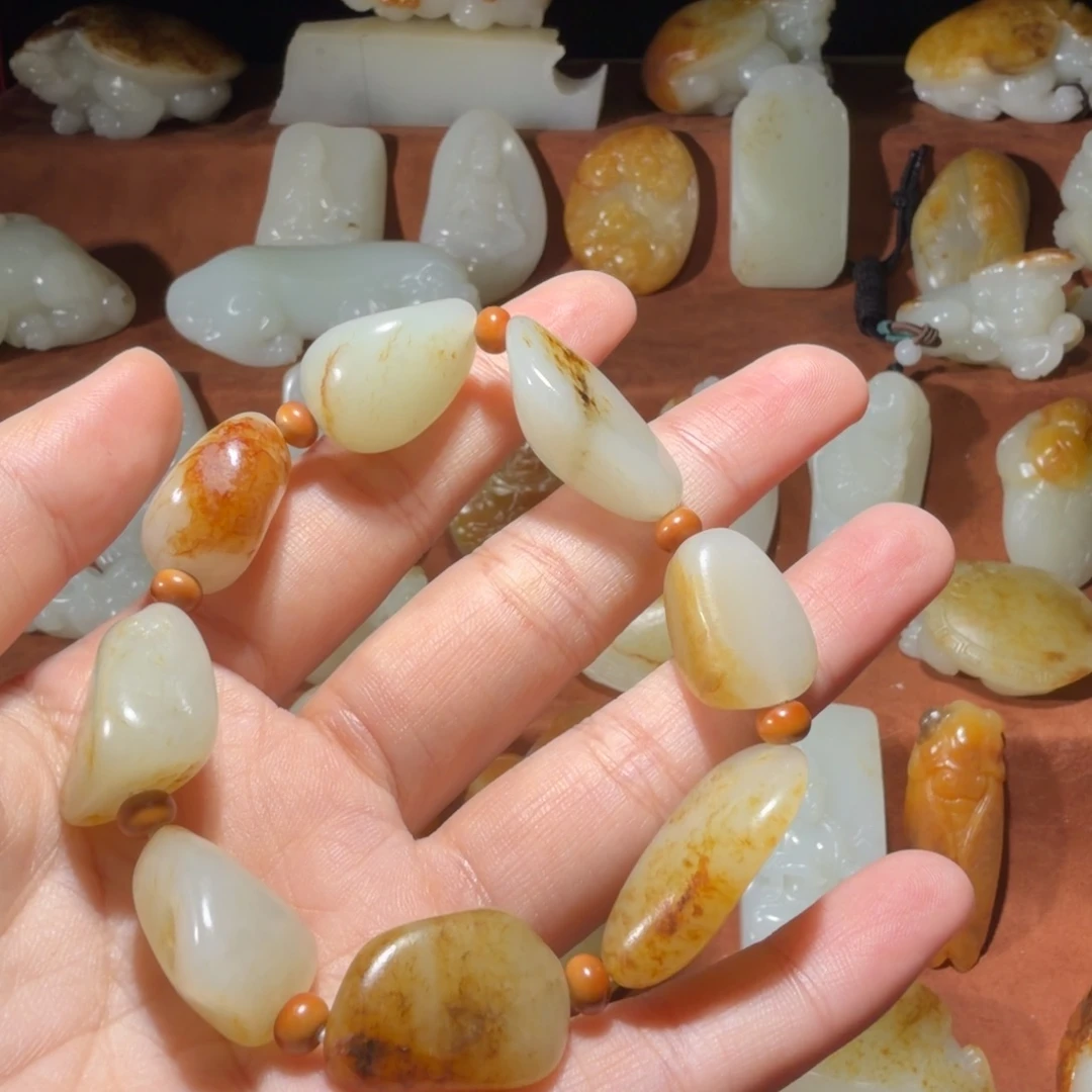 嘻***狗和田玉未镶嵌手链