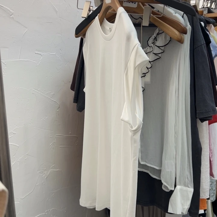 Hu 白色宽松半身裙