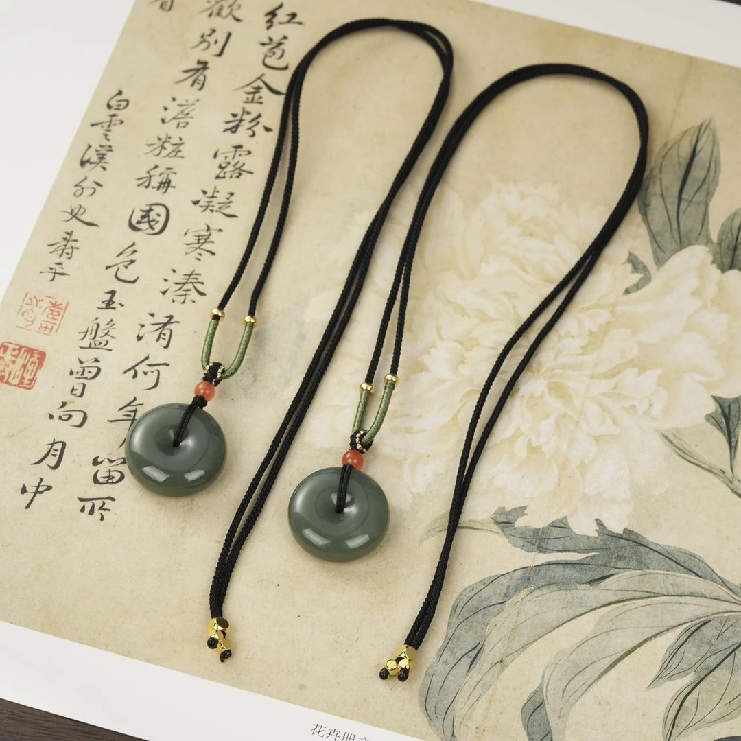 【云上好物】和田玉吊坠-多样性发其一-24.5x9mm-DS74037-17（JG）