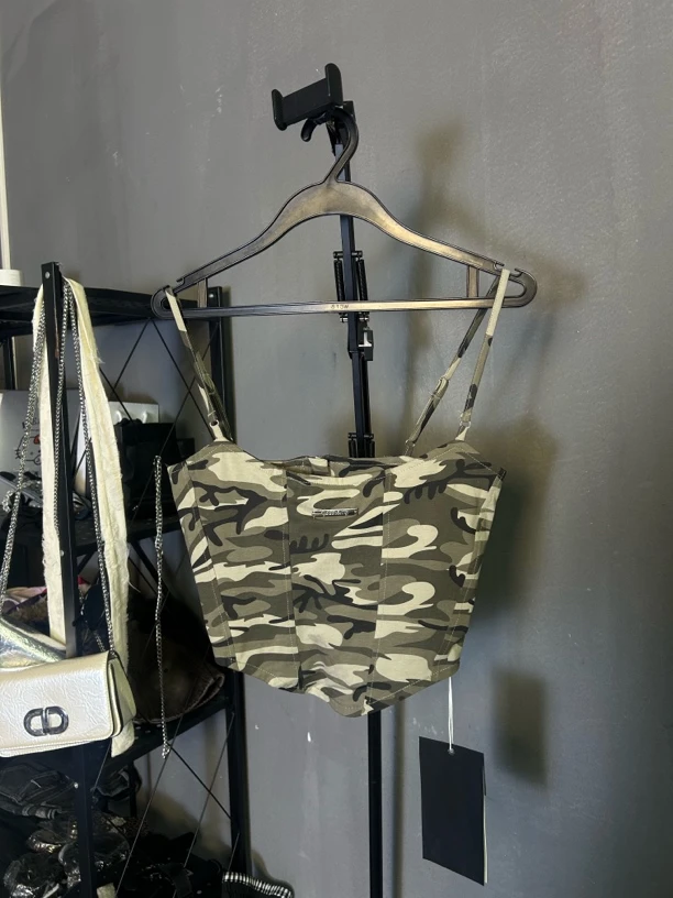 吊带   迷彩标记