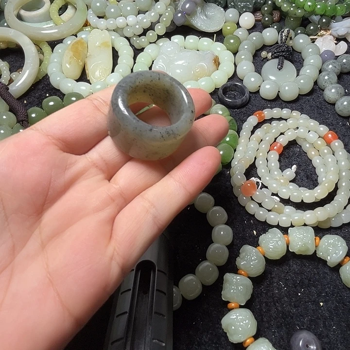 和田玉未镶嵌手串22