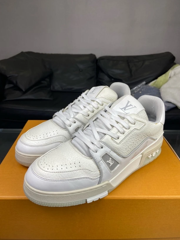 95新 LouisVuitton/路易威登 Trainer白水泥41码原盒97新