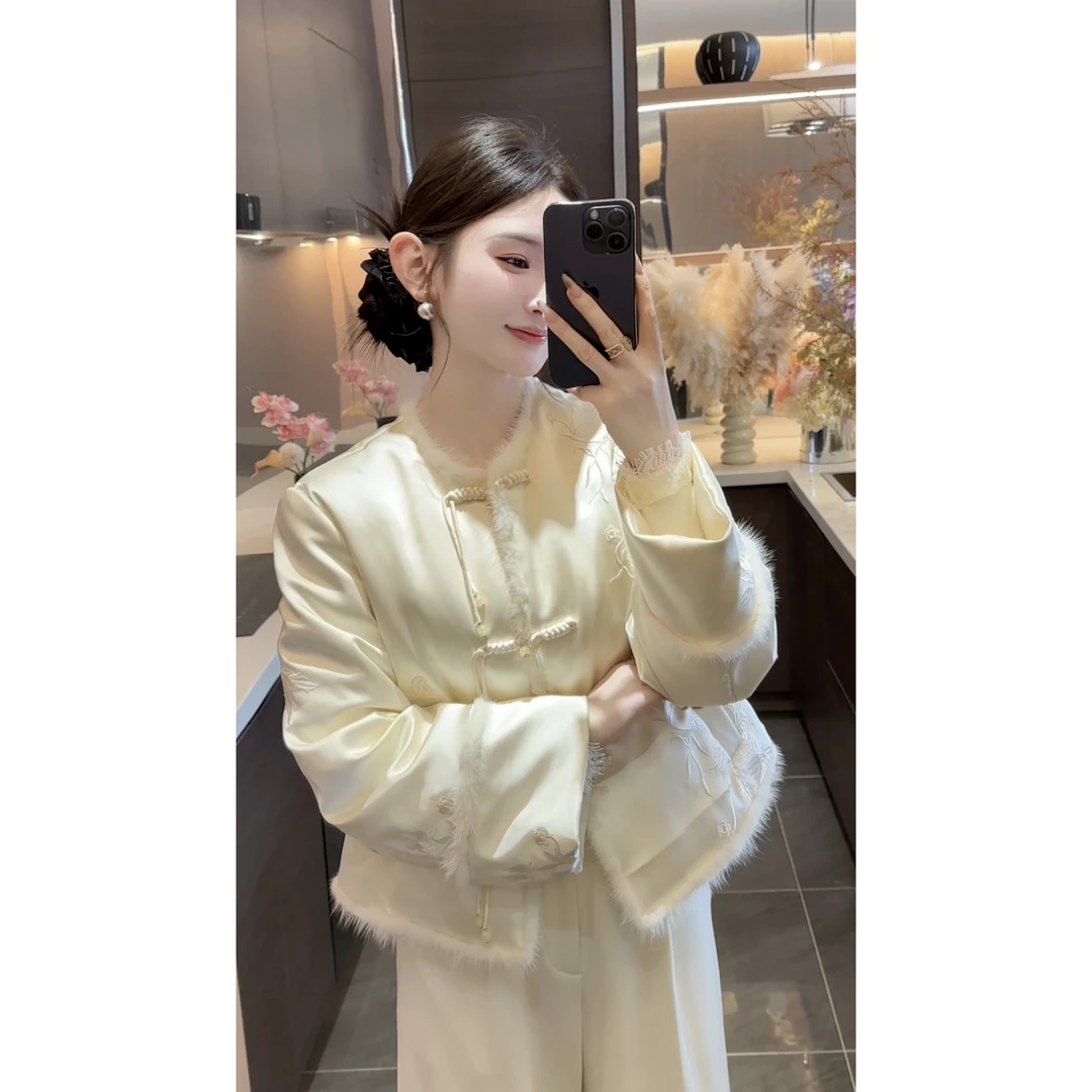 【周粥】【白月光】2025秋冬新款刺绣盘扣水貂毛羽绒服预JJQ5YRF6242