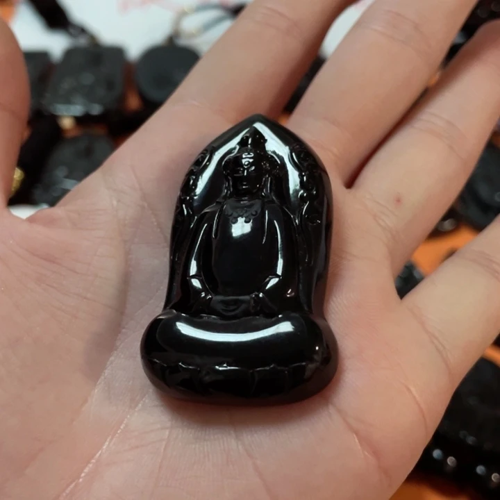 翡翠颈饰未镶嵌怀*男