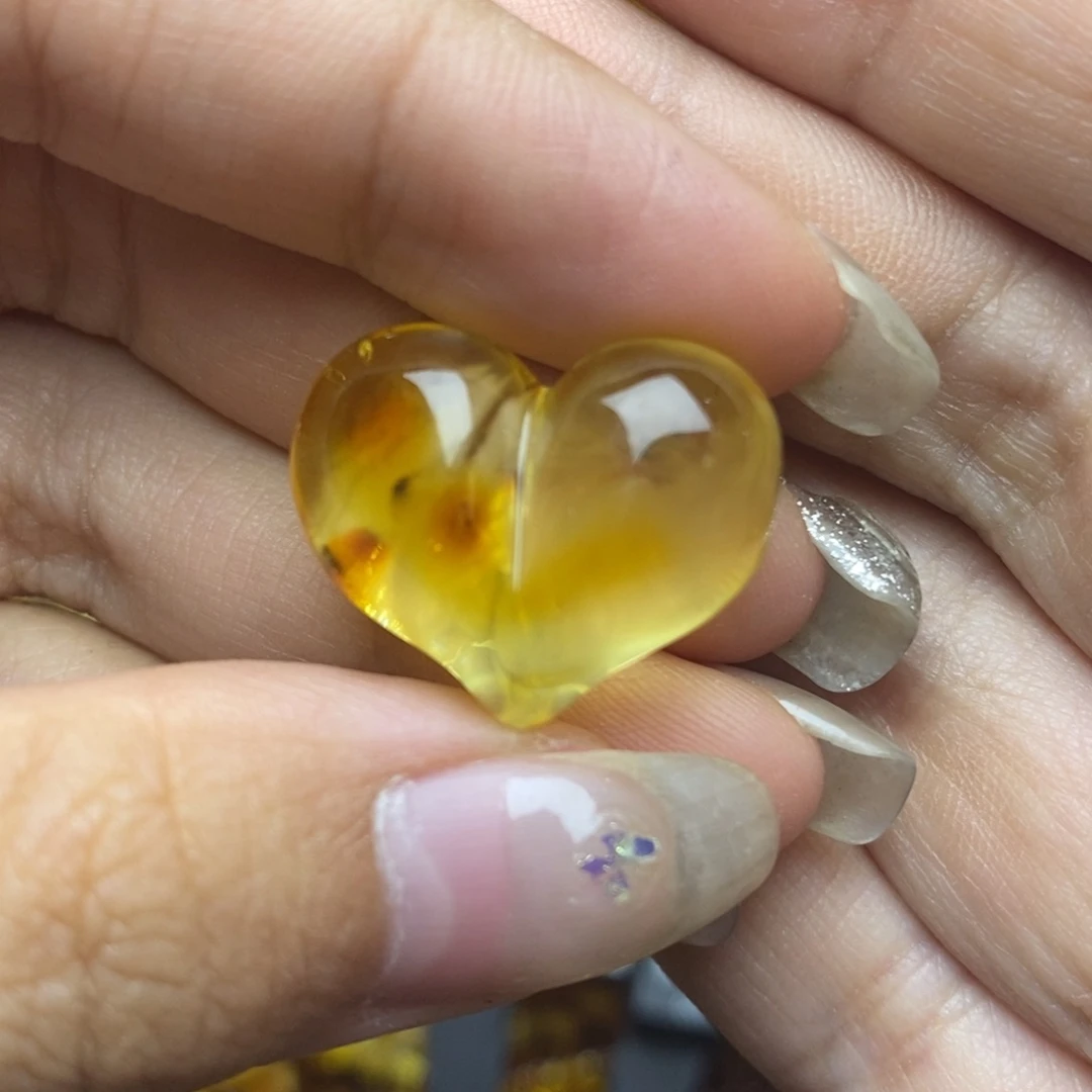 未镶嵌琥珀珠宝奇石