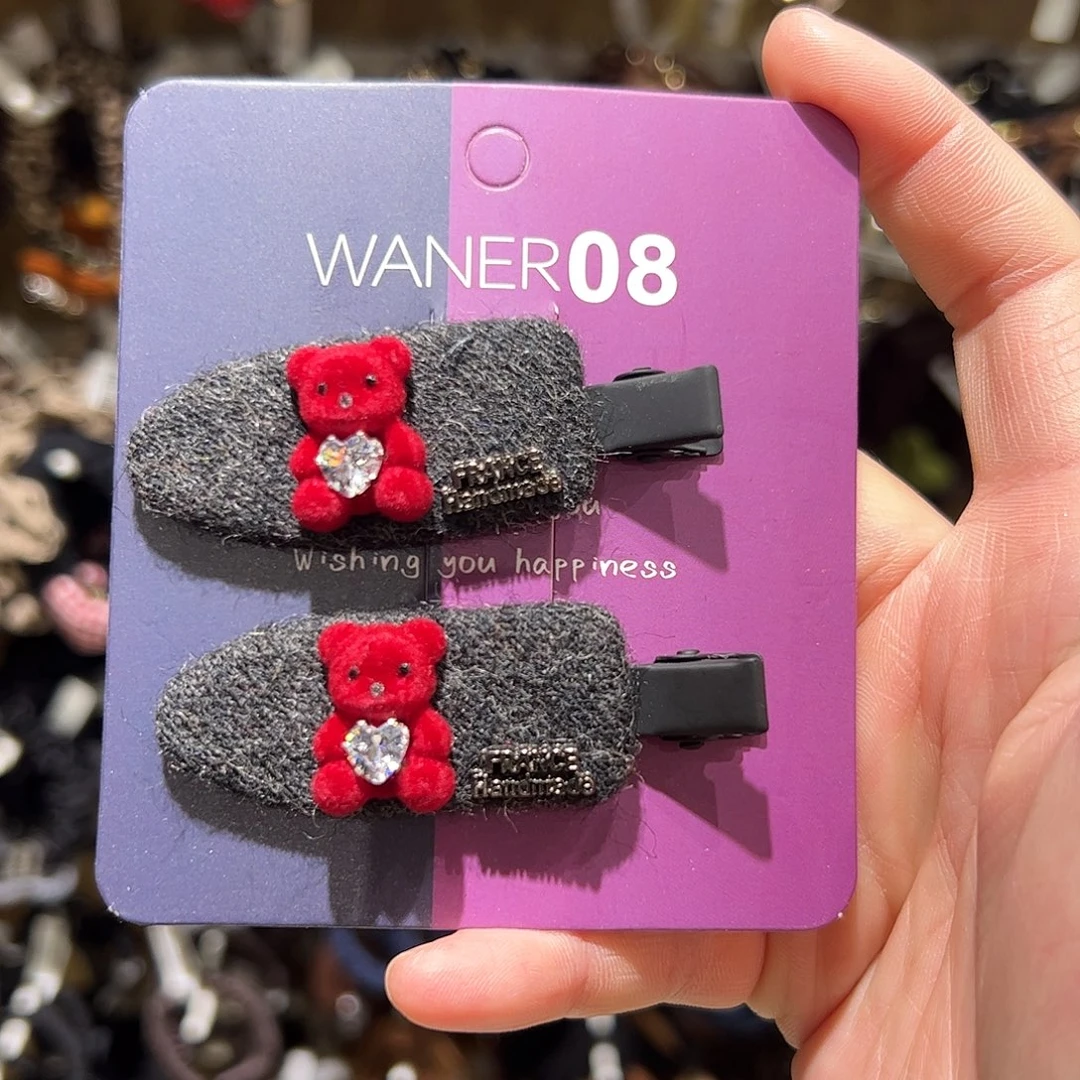 布艺非金属红色小熊压夹