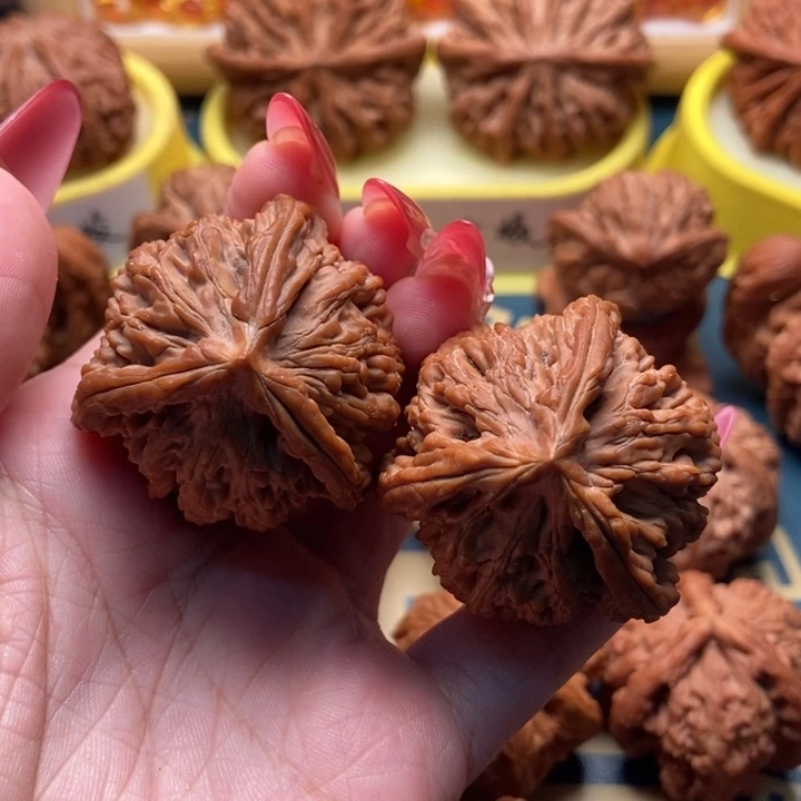文玩核桃把件麦穗虎头 40